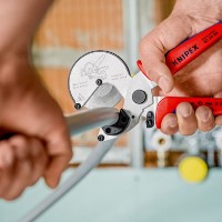 Εικόνα της Κόφτης πλαστικών σωλήνων 210 mm Knipex